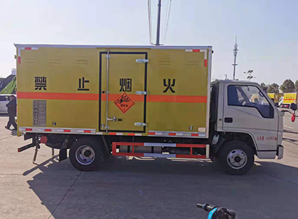 轵城镇爆破器材运输车技术升级与安全合规新趋势